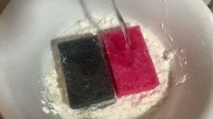 ASMR/Soaked white soap/washing powder/squeezing sponges