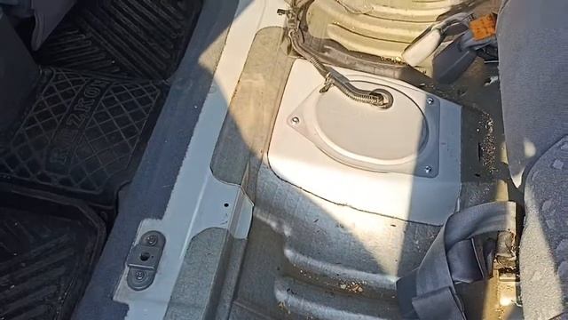 КАК СНЯТЬ СИДЕНЬЕ(диван)Kia Spektra смотреть онлайн