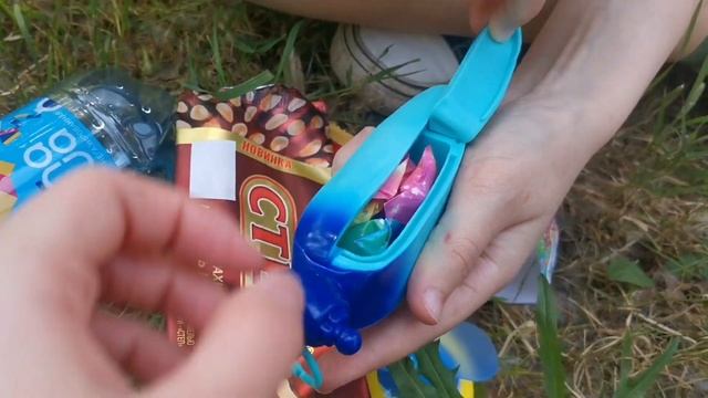 Распаковка похитители бананов из КБ и вентилятора с мыльными пузырями ??? смотреть онлайн