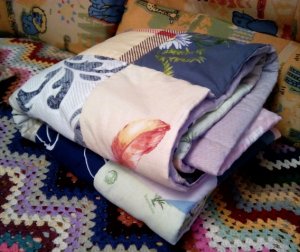 Лоскутное одеяло без стежки? Да! Часть 1.Текстильные обрезки и лоскут в дело.