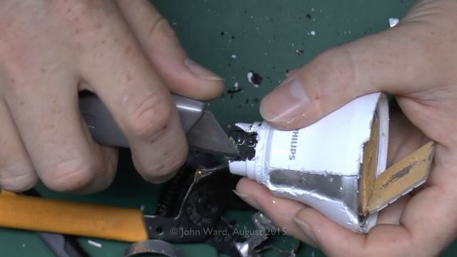 Philips LED Lamp 9.5W Teardown
