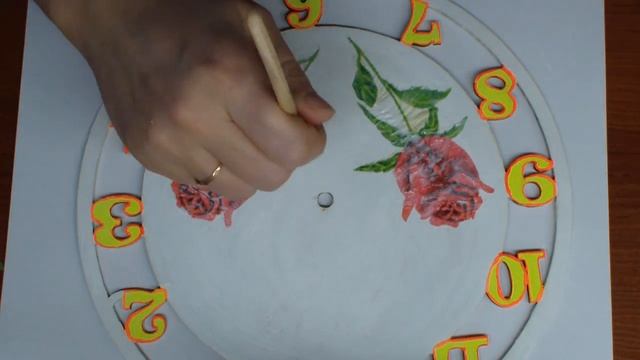 ЧАСЫ СВОИМИ РУКАМИ СВЕТЯЩЕЙСЯ В ТЕМНОТЕ смотреть онлайн