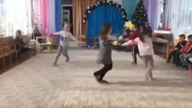 Танец звездочек детсад репетиция смотреть онлайн