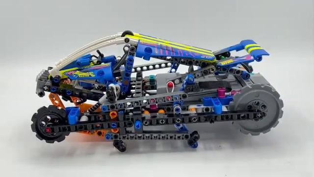 LEGO 42140-1 - App-Controlled Transformation Vehicle смотреть онлайн