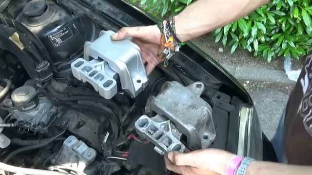 Comment changer un support moteur côté boite ? смотреть онлайн