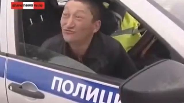 Произошло ДТП , но сводителя как с гуся вода Я смеялся как никогда , под столо смотреть онлайн