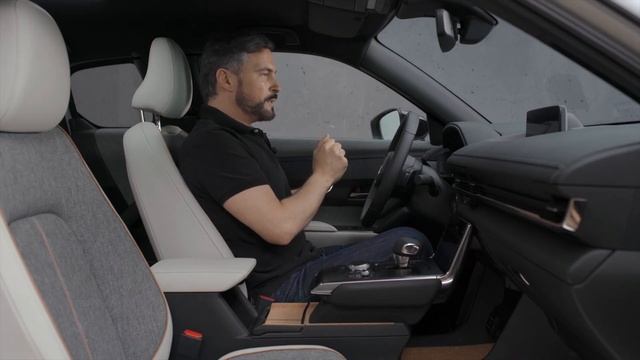First Date with the Mazda MX-30: Connectivity смотреть онлайн