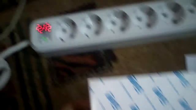 Распаковка реле напряжения в розетку ZUBR R616y ( и "Обзор" ) смотреть онлайн