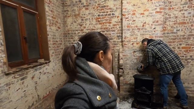 What CRUMBLING BRICKS we need to replace? / We installed wood burning stove in 1908 ABANDONED farm смотреть онлайн