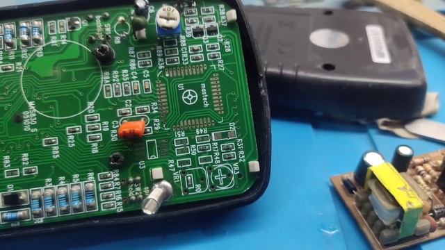 Mastech MAS830L Multimeter Motherboard Components View