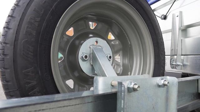 Двухосные прицепы Кремень для легковых авто. Обзор смотреть онлайн