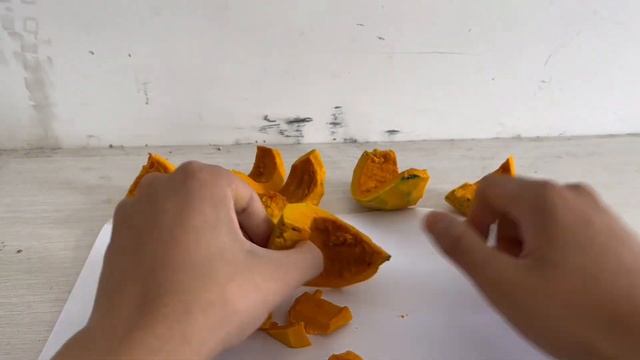 Peel The Pumpkin смотреть онлайн