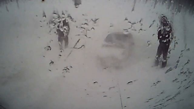 спасение трактора из снежного плена, или брошенный матиз(2ч) смотреть онлайн