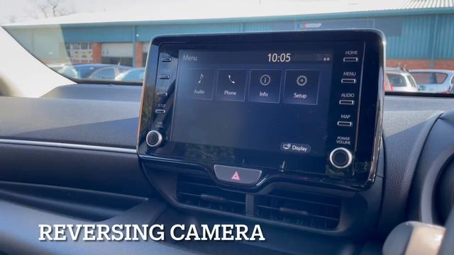 Toyota Yaris hatchback 1.5 hybrid Design 5dr CVT