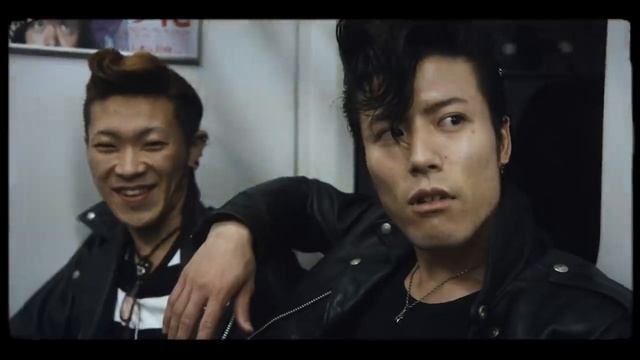 5 Seconds Of Summer - Youngblood (Official Video)