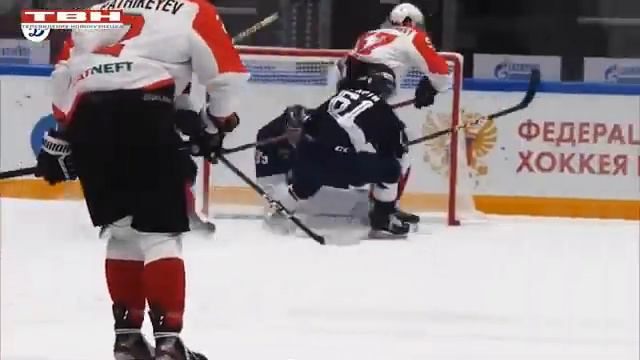 В «Металлурге» - Денис Синягин смотреть онлайн