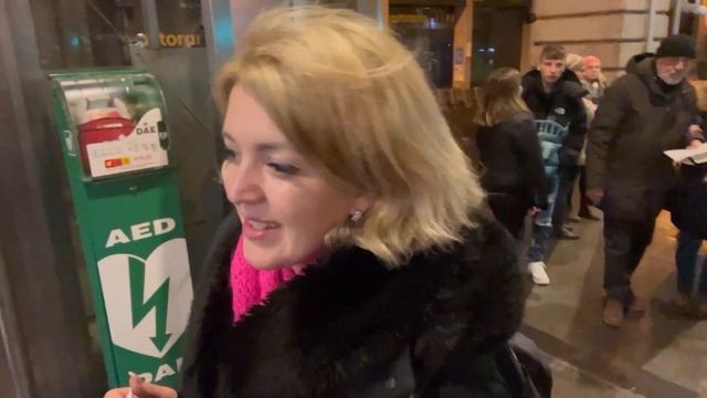 ПАРИЖ ??ПЕРВЫЙ РАЗ В МЕТРО ? ЗДЕСЬ ДЕЙСТВУЮТ СВОИ ПРАВИЛА #метро #париж #франция #цена смотреть онлайн