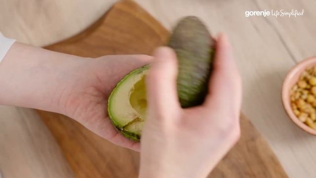 #HomeMade recipe: Avocado soup • Simple Meals by Gorenje смотреть онлайн