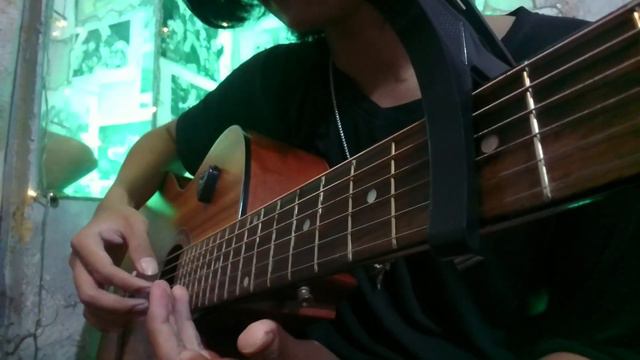 Easy On Me - Adele - Fingerstyle Short Guitar смотреть онлайн