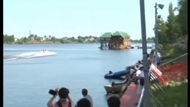 Водные лыжи Дубна 2011 часть 1_640x480.mp4 смотреть онлайн