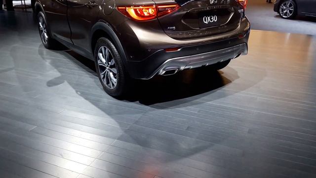 2017 Infiniti QX30 Limited Exterior Walkaround 2016 New York Auto Show смотреть онлайн
