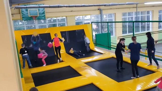 Батутний Комплекс в Амаранті смотреть онлайн