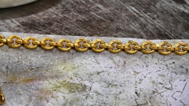 Handmade cuban link chain from 4 Canadian maple leaf gold coin смотреть онлайн