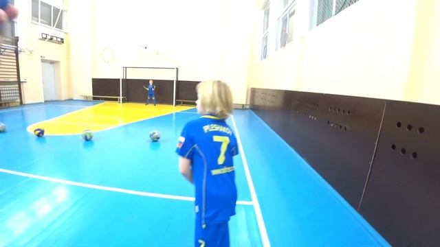 Игра: "Пенальти расстрел" (НЕРЕАЛЬНЫЕ ЗАДАНИЯ ДЛЯ ВРАТАРЯ НА ТРЕНИРОВКЕ ПО ФУТБОЛУ) смотреть онлайн