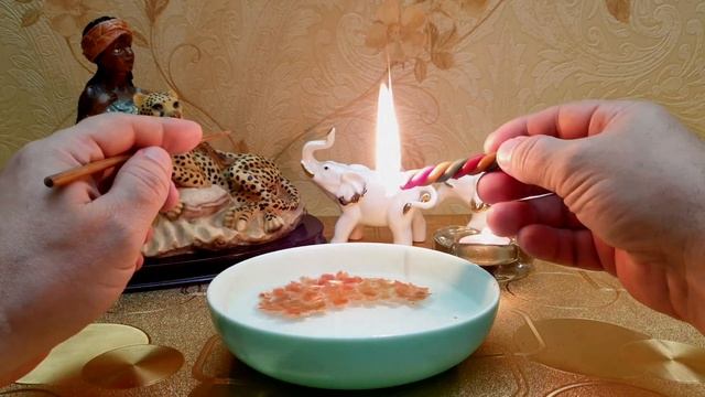 МЫСЛИ ВАШЕГО МУЖЧИНЫ НА ДАННЫЙ МОМЕНТ. Гадание на воске. смотреть онлайн