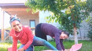 Йога челендж с мамой! Видео Browny V