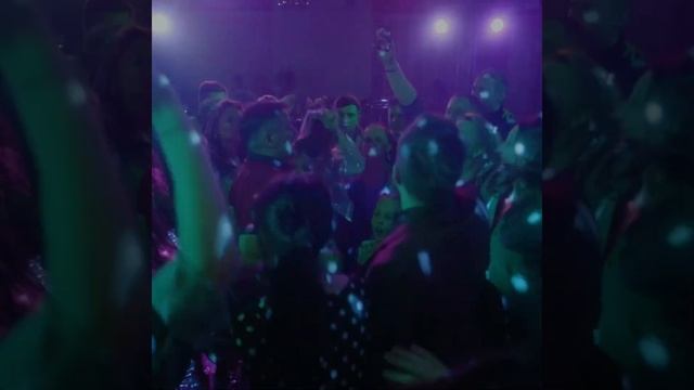 День Рождения в стиле 90х. смотреть онлайн