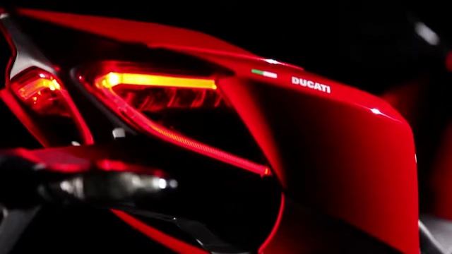 01 Ducati 1199 Panigale смотреть онлайн
