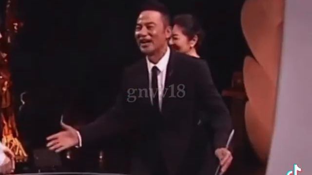 //Переозвучка интервью//Ван Ибо и Сяо Чжань//БОЧЖАНИ// Флиртун Ван Ибо ✨ смотреть онлайн