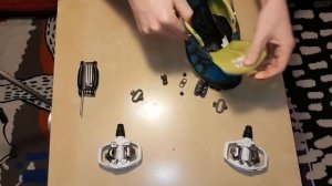 Контактные педали и велообувь shimano