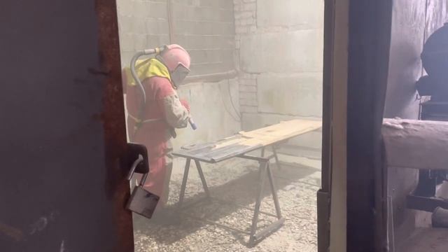 Пескоструйная обработка - снятие старого лакокрасочного покрытия с металлических изделий