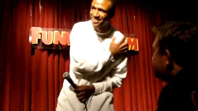 Tommy Davidson (In Living Color) at new Funny Farm Atlanta 1-9-10 смотреть онлайн