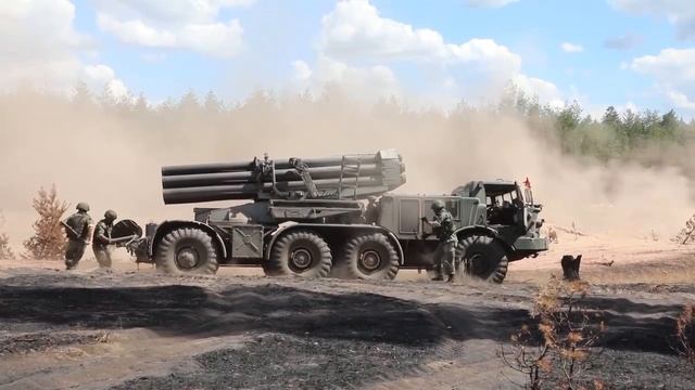 Работа "Ураганов" ЦВО по позициям ВСУ. смотреть онлайн