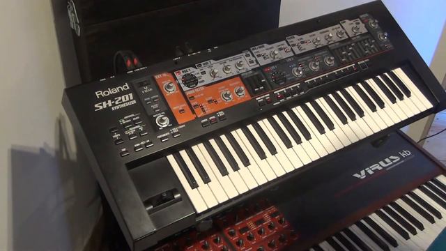 Roland SH 201 Patches смотреть онлайн