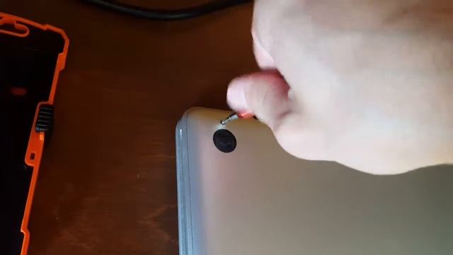 How to open and fix MacBook Pro 17 inch смотреть онлайн