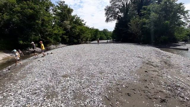 Абхазия сегодня. Море и пляж. Погода. Цитрусовый совхоз Алахадзы. Река Бзыбь смотреть онлайн