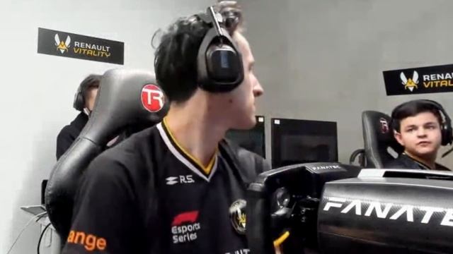 F1 Esports Pro Series 2020: FINAL RACE, Round 12 смотреть онлайн