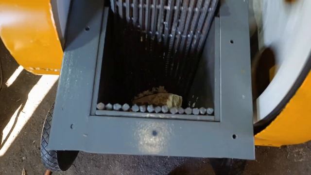 Новая щековая дробилка, на колесах. Для кирпича, блоков, бетона. New jaw crusher. DIY. смотреть онлайн