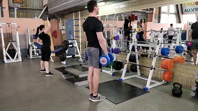 Спорт очень хорошо помогает избавиться от всех вредных привычек. смотреть онлайн