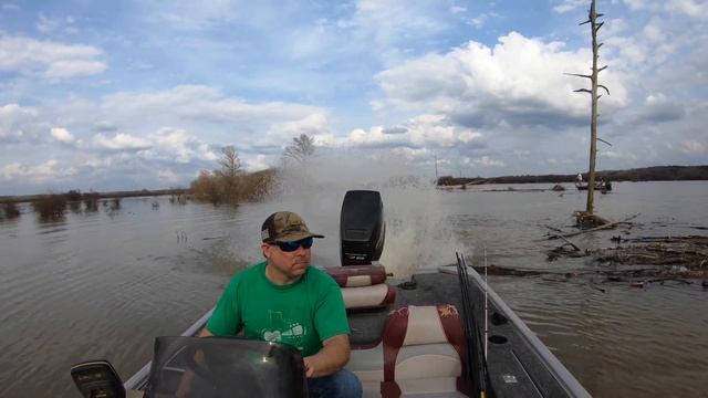 We’re STUCK.. in a boat! ? смотреть онлайн