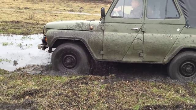 луаз по грязи и уаз ДНЕПР смотреть онлайн