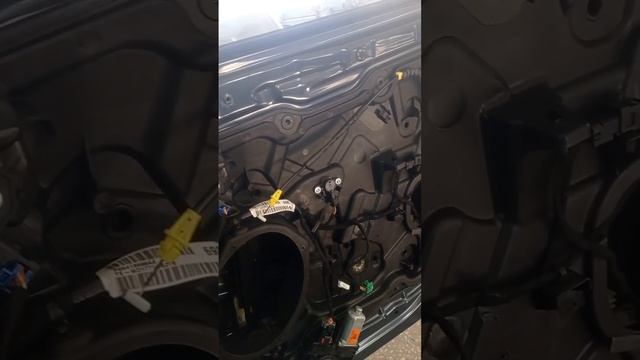 Как разобрать дверь на додж дюранго 2019 года.