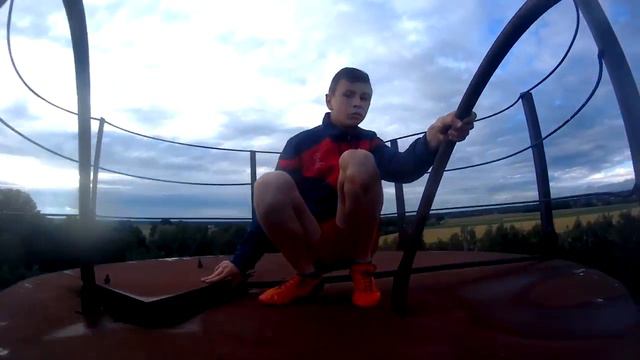 |ЗАЛЕЗЛИ НА ВОДОНАПОРКУ| ЧУТЬ НЕ УПАЛ! смотреть онлайн