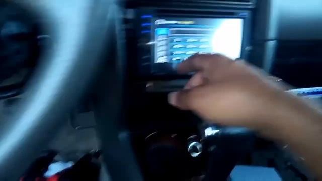 Remover radio Infiniti G20 + instalando sistema de sonido смотреть онлайн