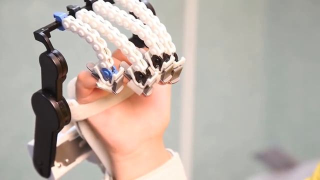 ARTROMOT F / АРТРОМОТ Ф. Аппарат для пассивной разработки суставов пальцев и кисти. смотреть онлайн