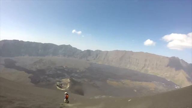 Running down Pico do Fogo volcano with dogs !!! - Cabo Verde смотреть онлайн